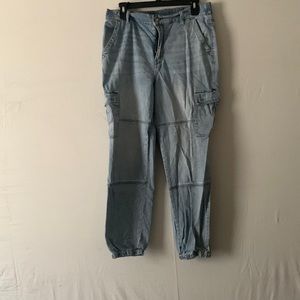American Eagle jogger jeans